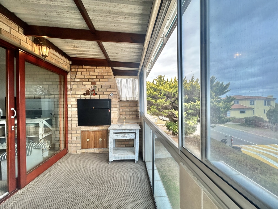 3 Bedroom Property for Sale in Wavecrest Eastern Cape